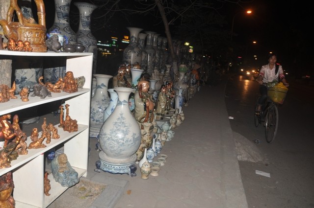 'Ceramic market' along To Lich River in Hanoi - ảnh 4